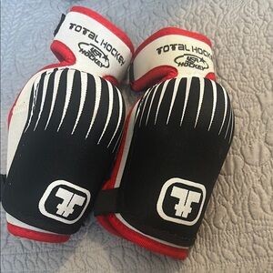 Total Hockey elbow pads